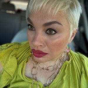 Meet your Posher, Molly